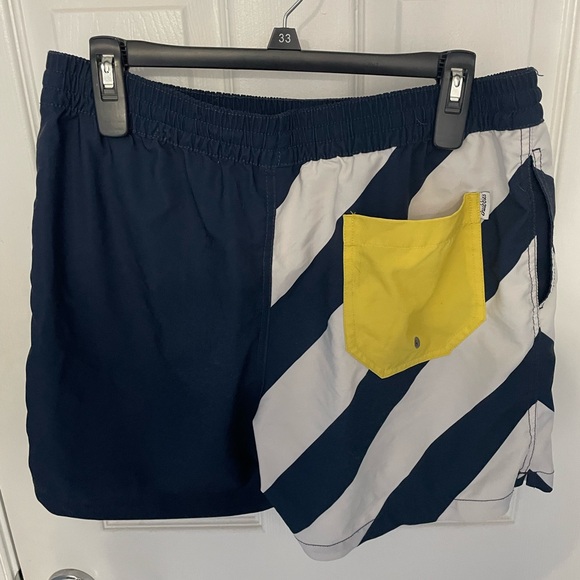 Men’s Large Chubbies bathing suit, 5 inch inseam. - Picture 2 of 2